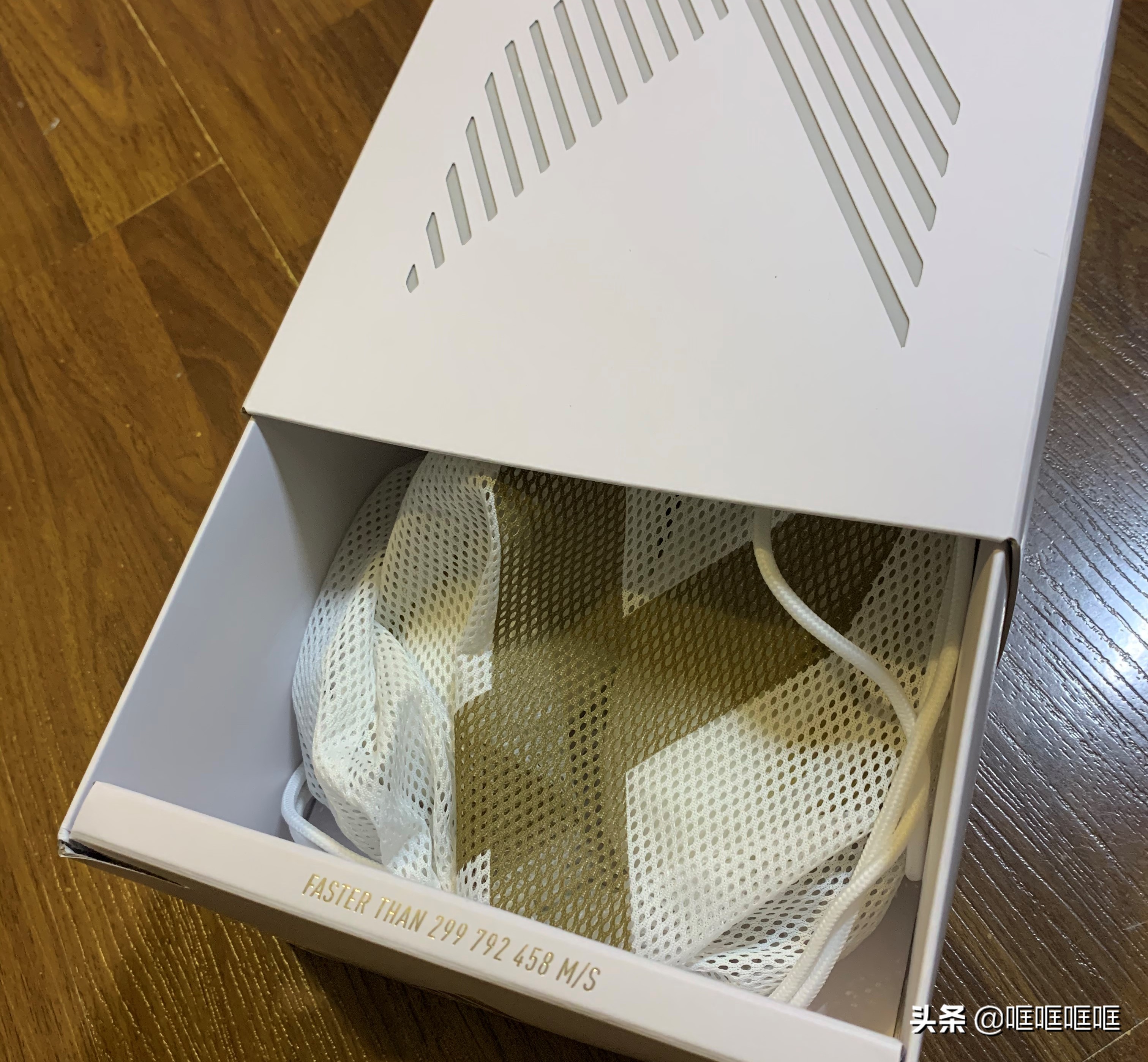 阿迪达斯足球鞋纯白猎鹰评测,阿迪达斯足球鞋xghosted实战