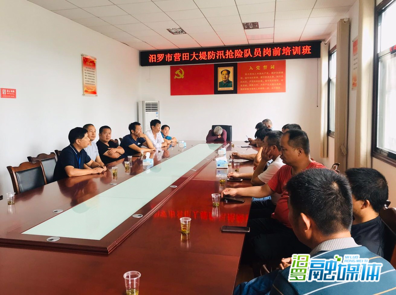 巡守堤坝,沿线大堤值守人员筑成一道防线