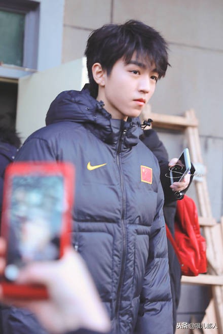 看完wuli俊凯，我对羽绒服势力低下了头