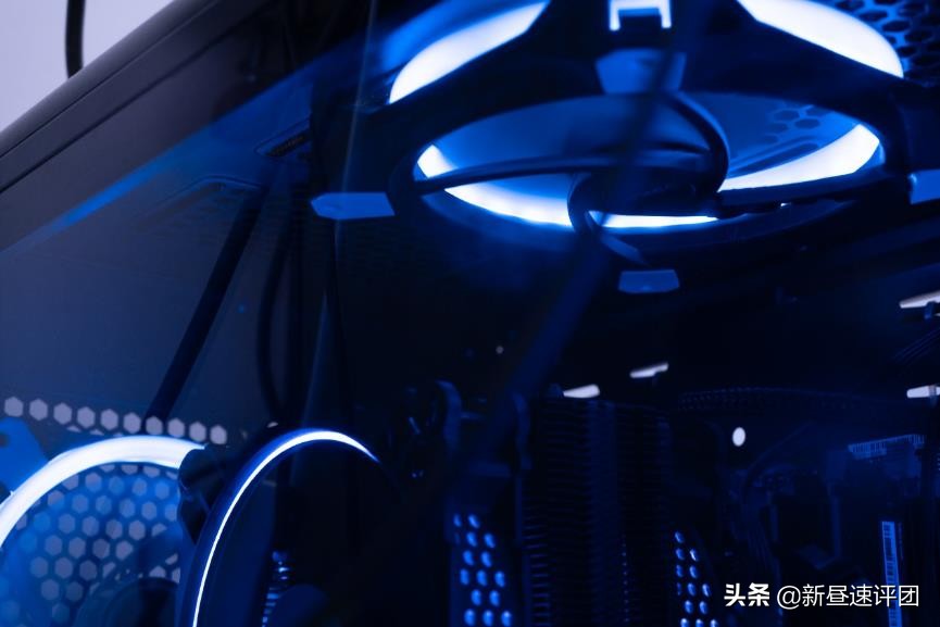 如何知道机箱是支持rgb还是argb,机箱自带的rgb如何使用