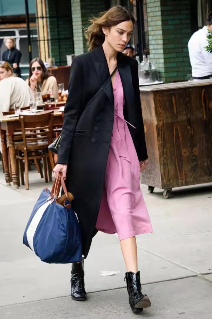 胯宽臀大怎么解决,胯宽臀围大穿哪款