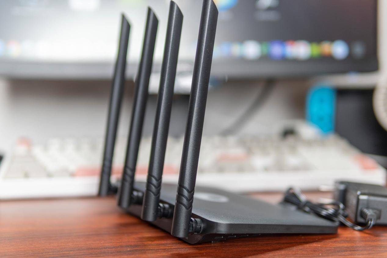 实习租房没有WiFi？蒲公英X4C插上4G卡，走哪都有网