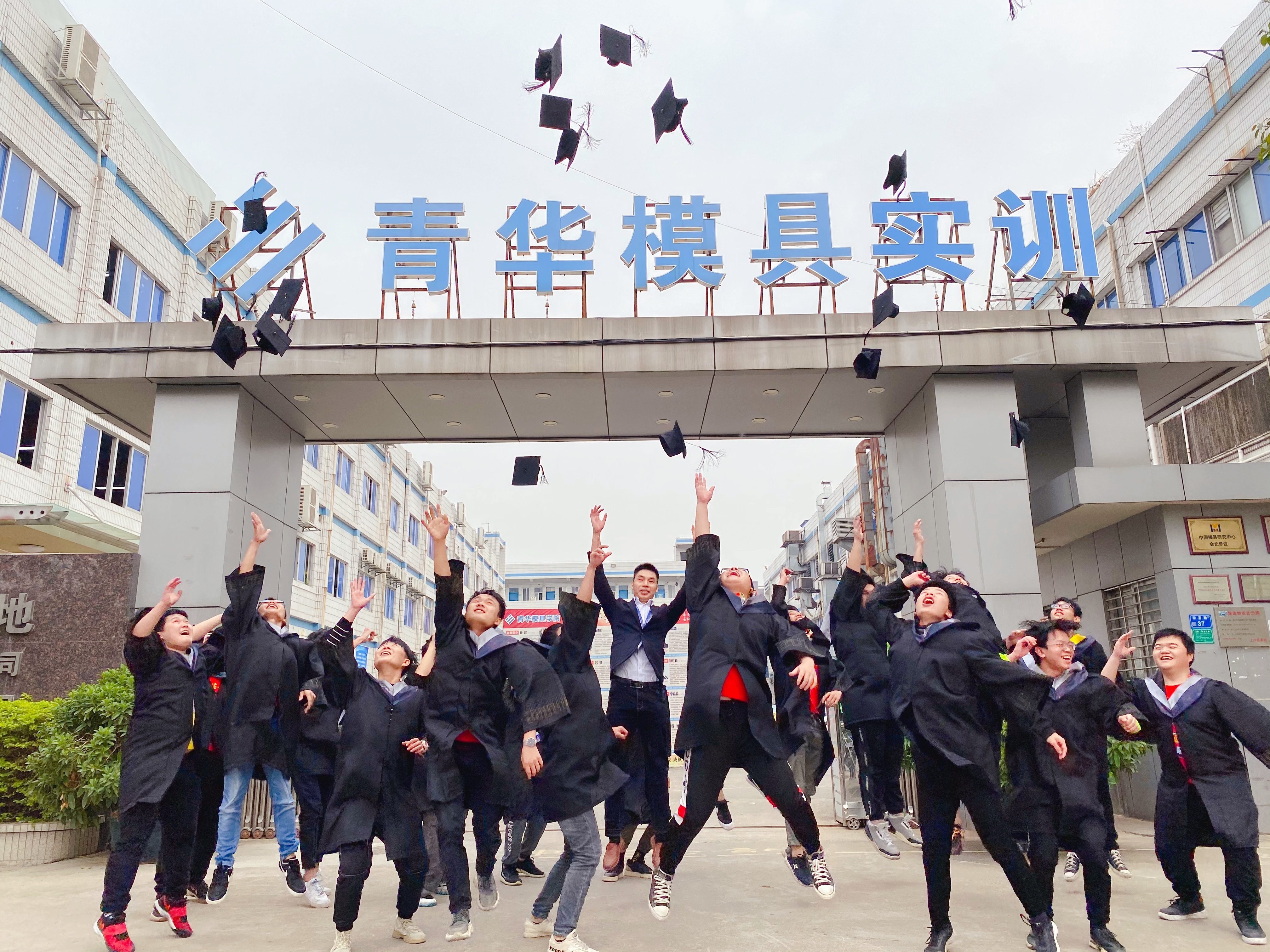 学模具编程需要从操机学起吗,学模具数控编程好不好