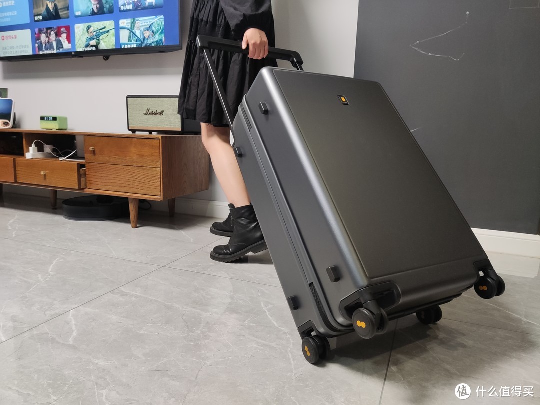 地平线8号静音万向轮旅行箱,24寸大容量行李箱地平线