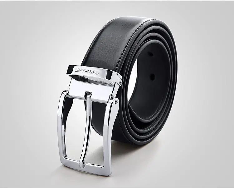 孩子不听话爸爸拿皮带抽,男孩小时候挨父亲皮带抽