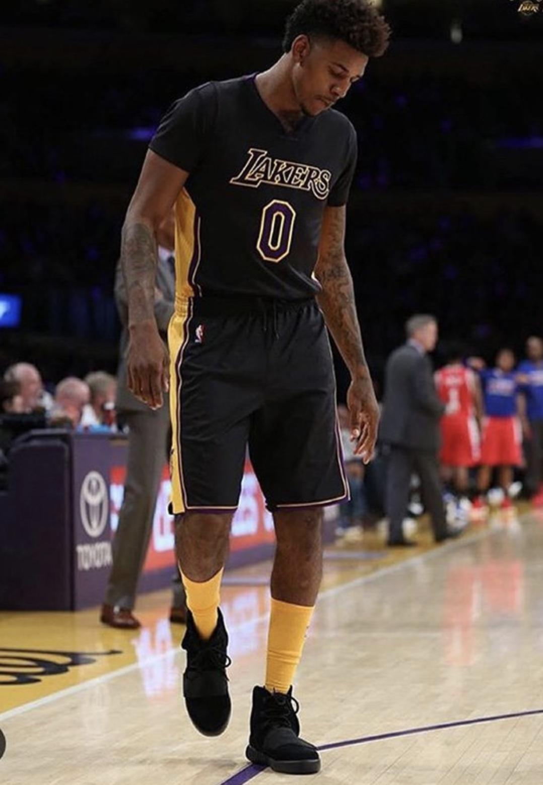 yeezy椰子价目表 (yeezy和椰子哪个好)