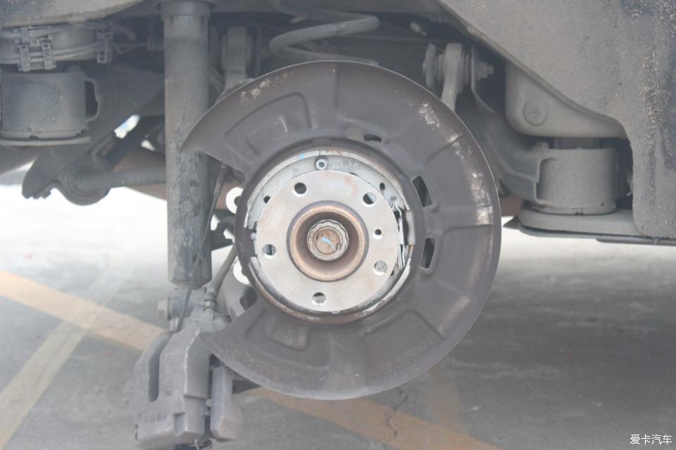 宝马x5前刹车盘标准厚度,宝马x5更换手制动电脑