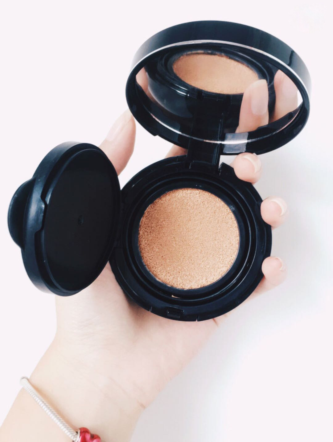 阿玛尼迪奥气垫粉底哪个好,迪奥阿玛尼圣罗兰气垫推荐哪个