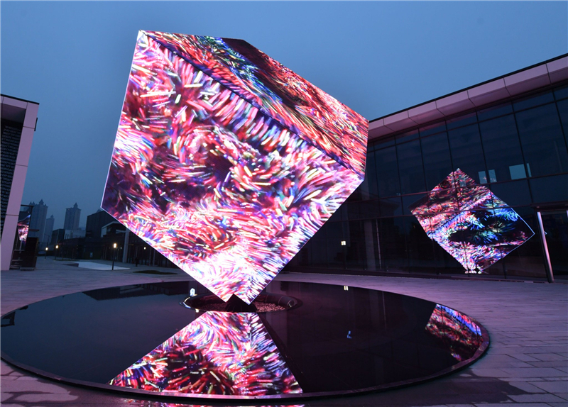 全球第一个ai模型,世界上第一个ai画的图片