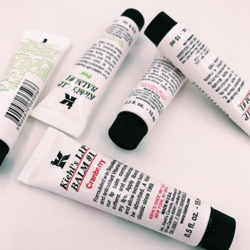 嘴唇常起皮适合涂口红还是唇釉,涂口红的正确步骤唇型