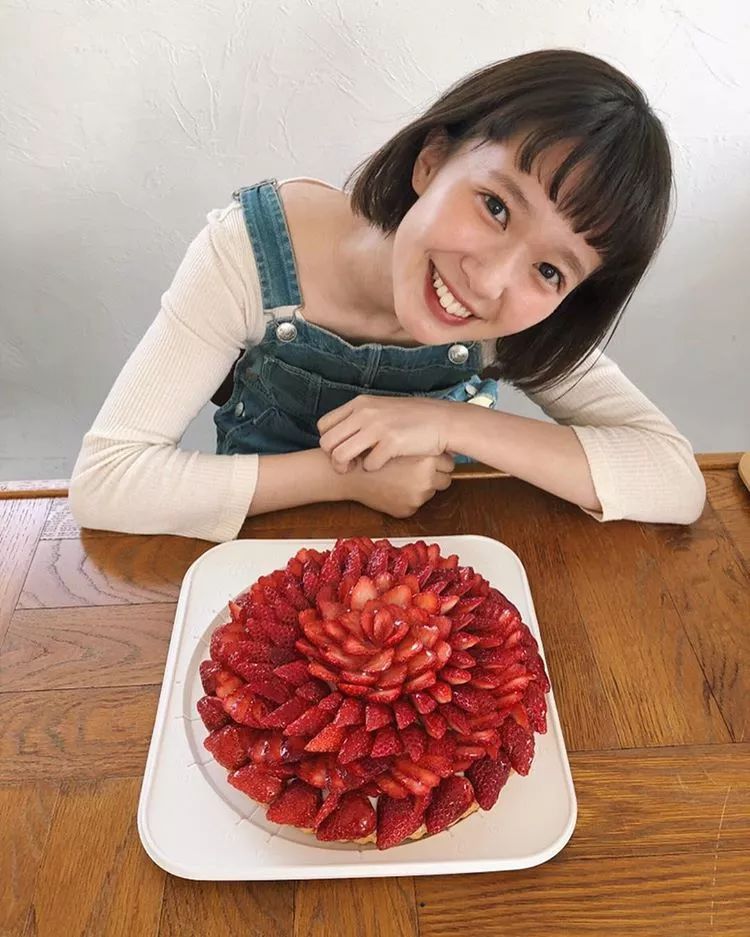 这几位日本模特的小心机！让圆脸、宽额女孩也能驾驭眉上刘海造型