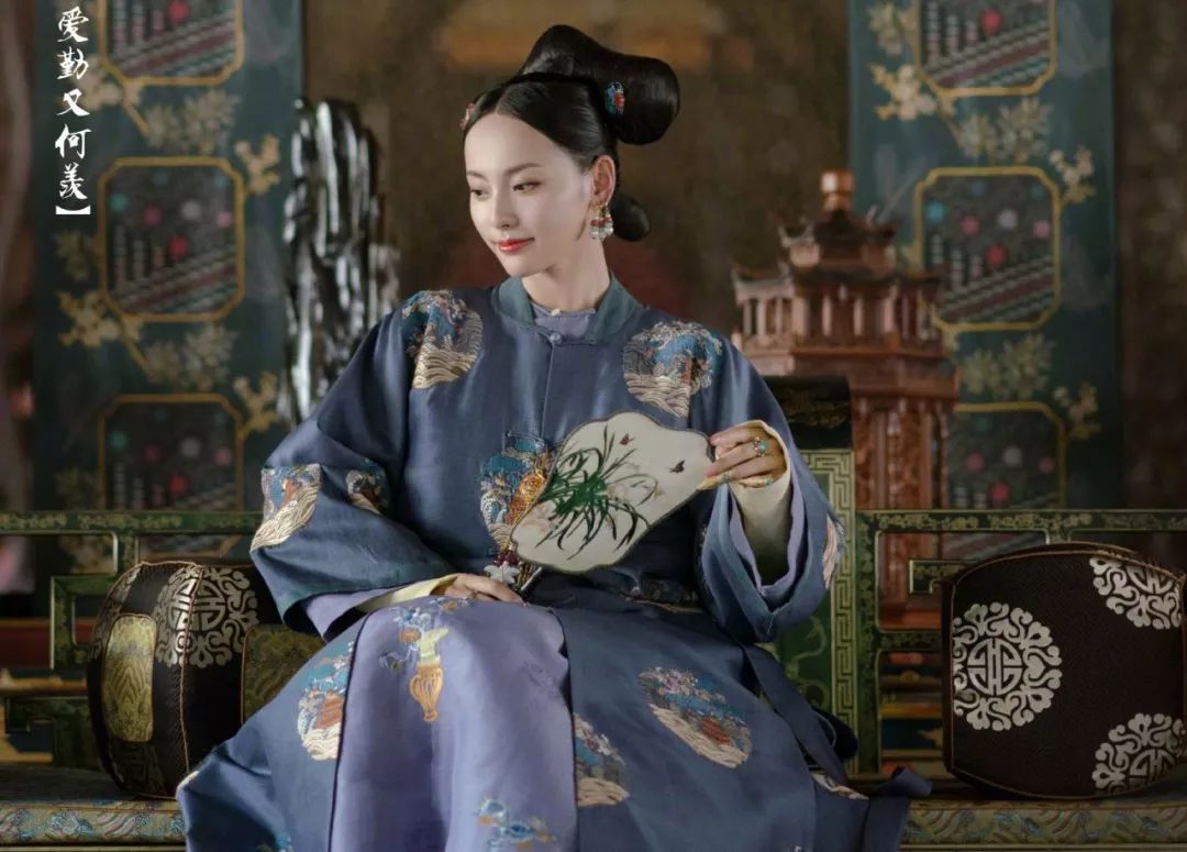 “最美妃子”与富二代老公结婚四年生两子未办婚礼仍称婆婆阿姨