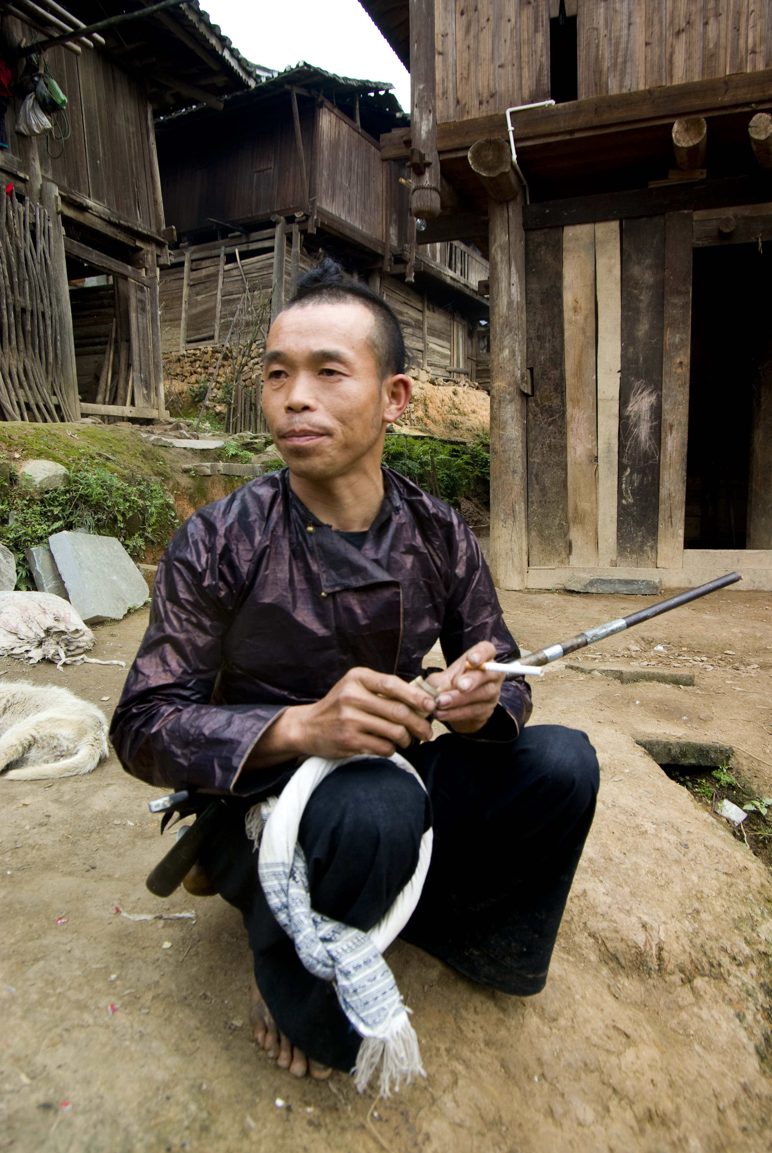 岜沙苗寨男人,岜沙苗寨男子发型