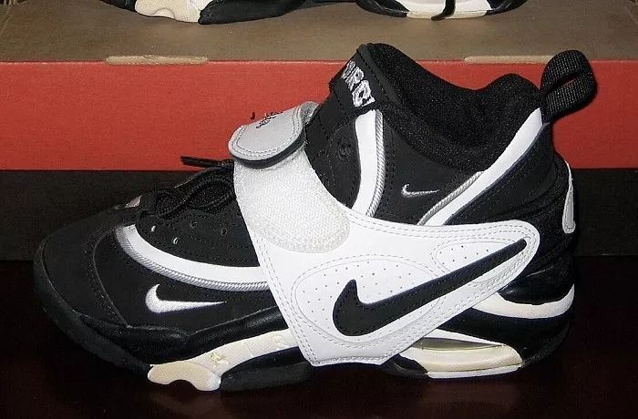 昙花一现的配件极致,篮球鞋穿过的酷炫“小马甲”大盘点