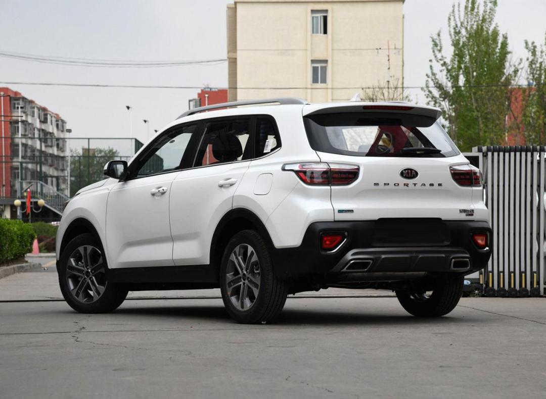 15万预算suv买新车好还是二手车好,博越对比智跑哪个值得买