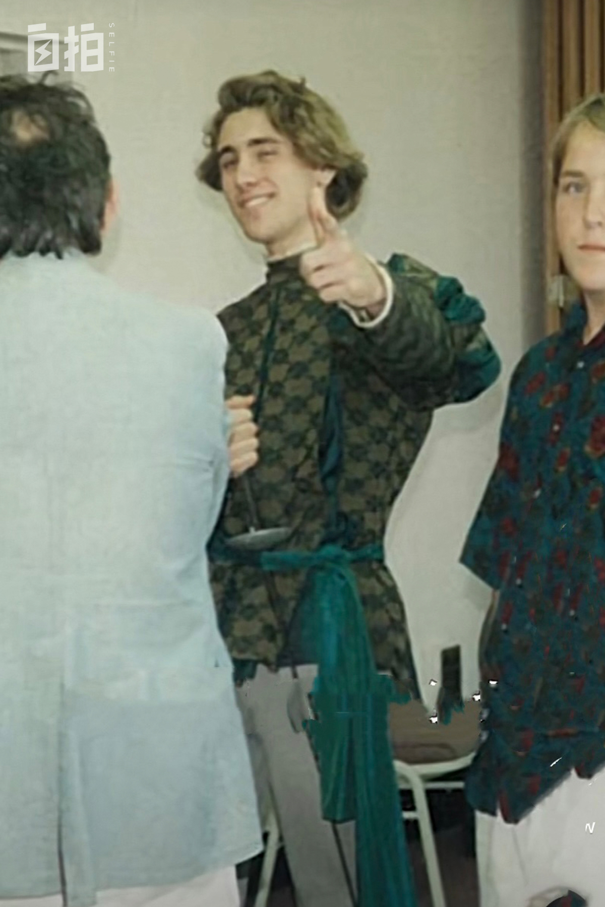 我叫曹操，美国人，娶北京姑娘、学中国文化，现在变成了北京大爷