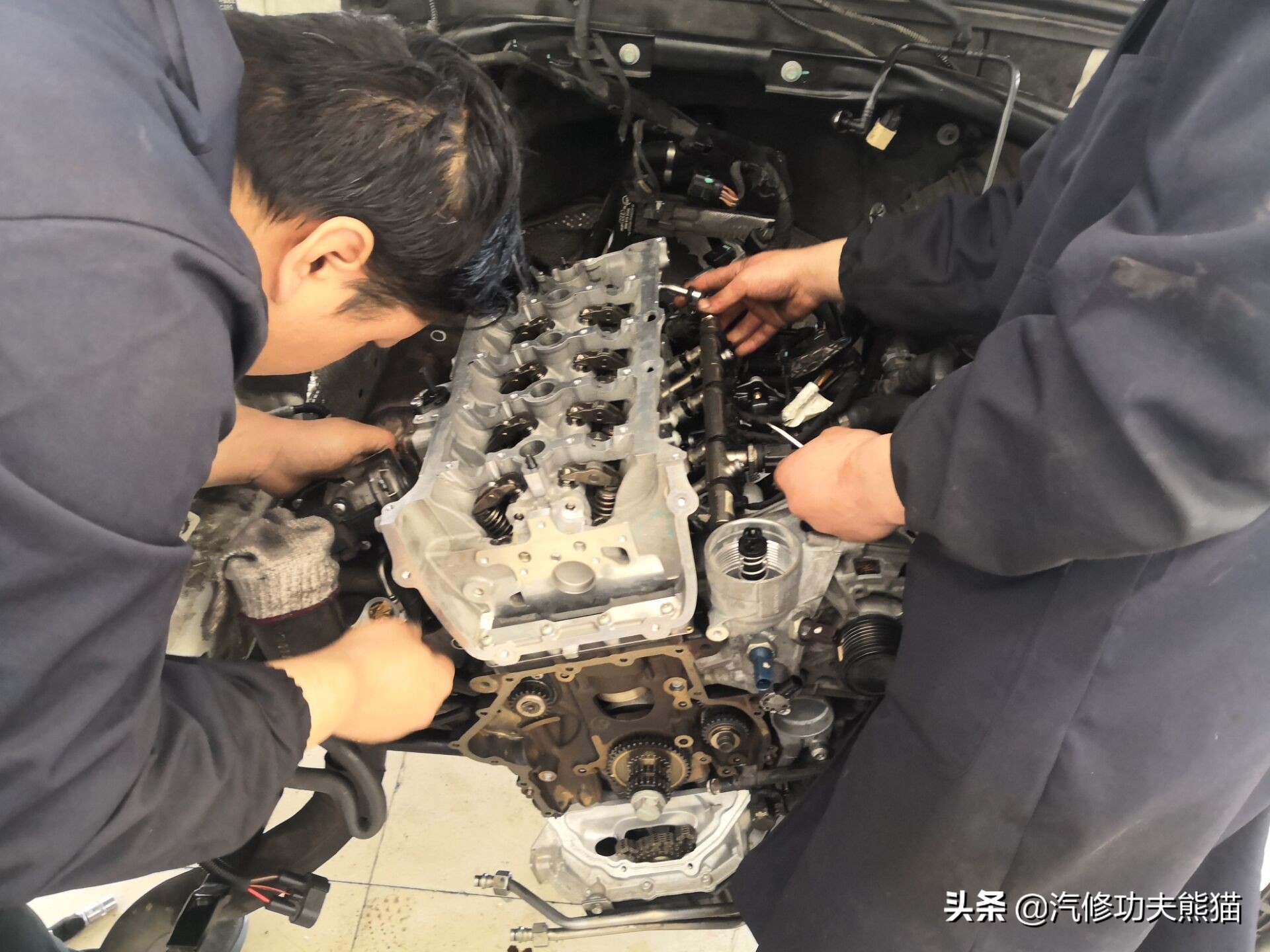 奥迪为何不能解决发动机烧机油,奥迪q5lea888三代发动机烧机油么