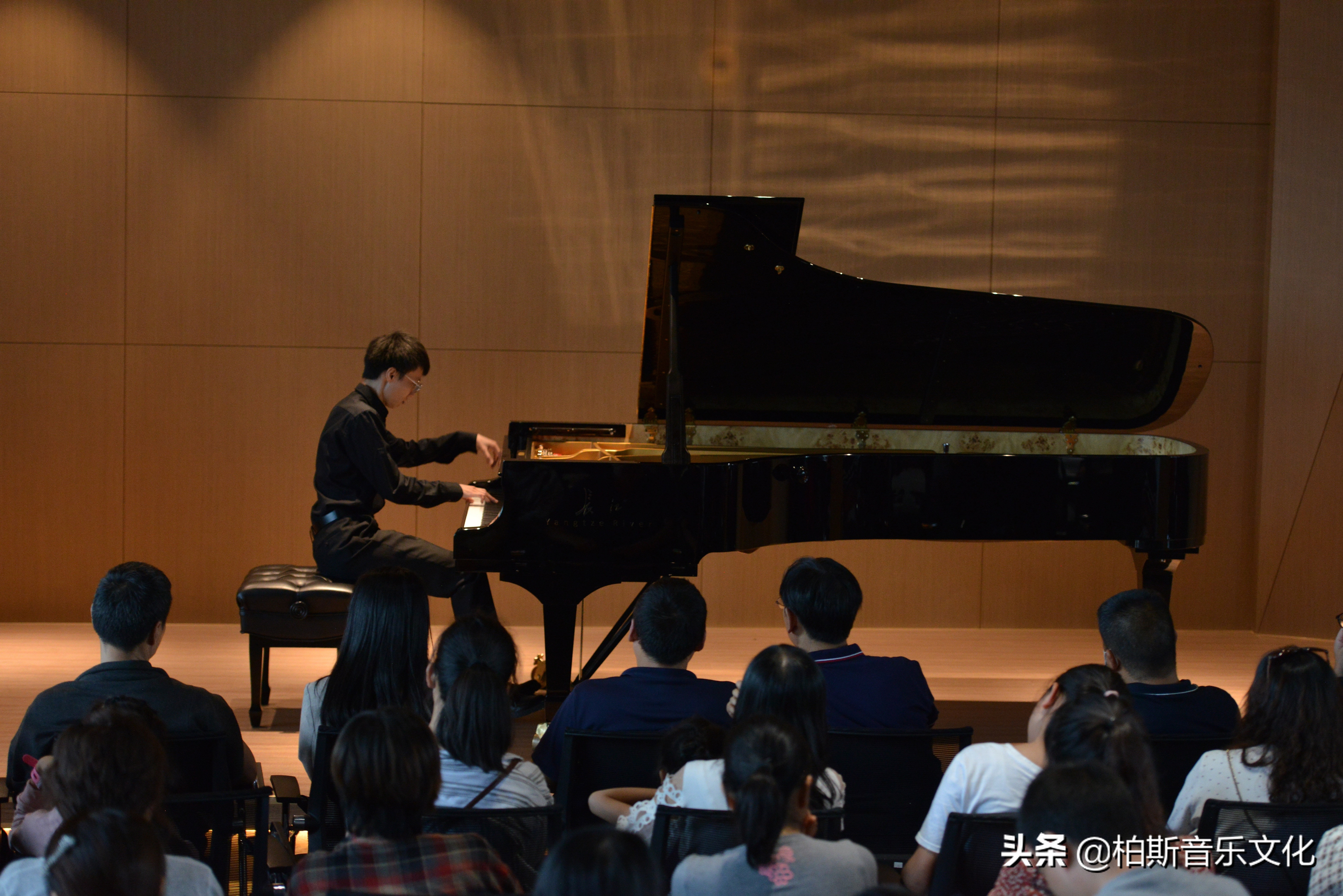 琴声飘扬，长江钢琴助力真香暑假