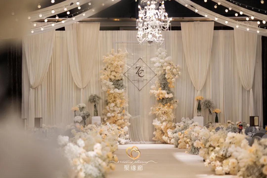 香槟色的寓意是我只钟情你一人,温柔的香槟轻奢婚礼