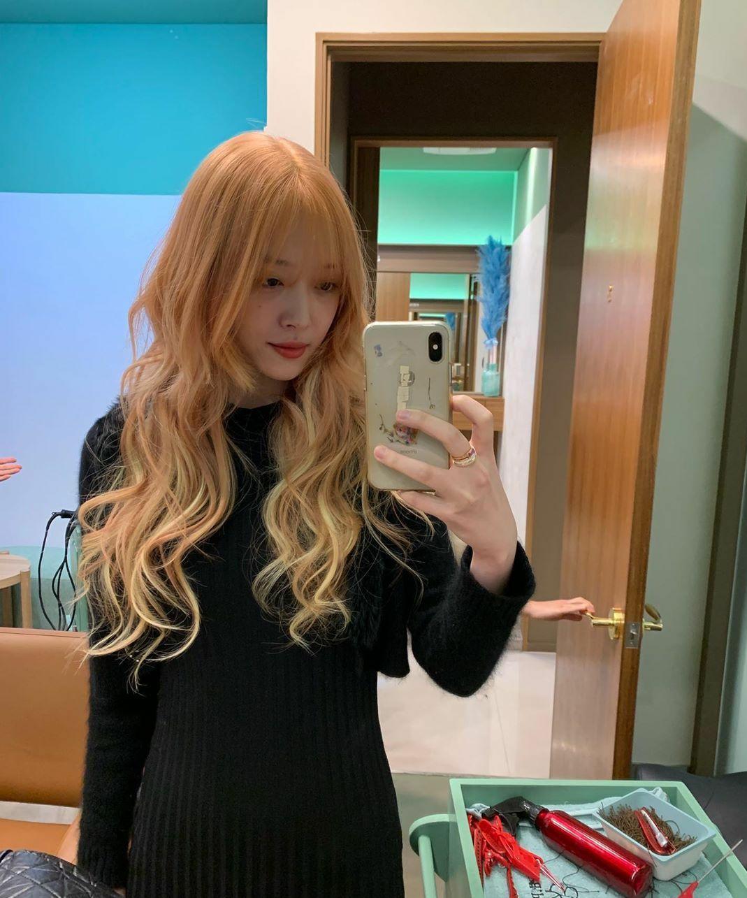 崔雪莉的短发怎么烫,崔雪莉穿搭风格