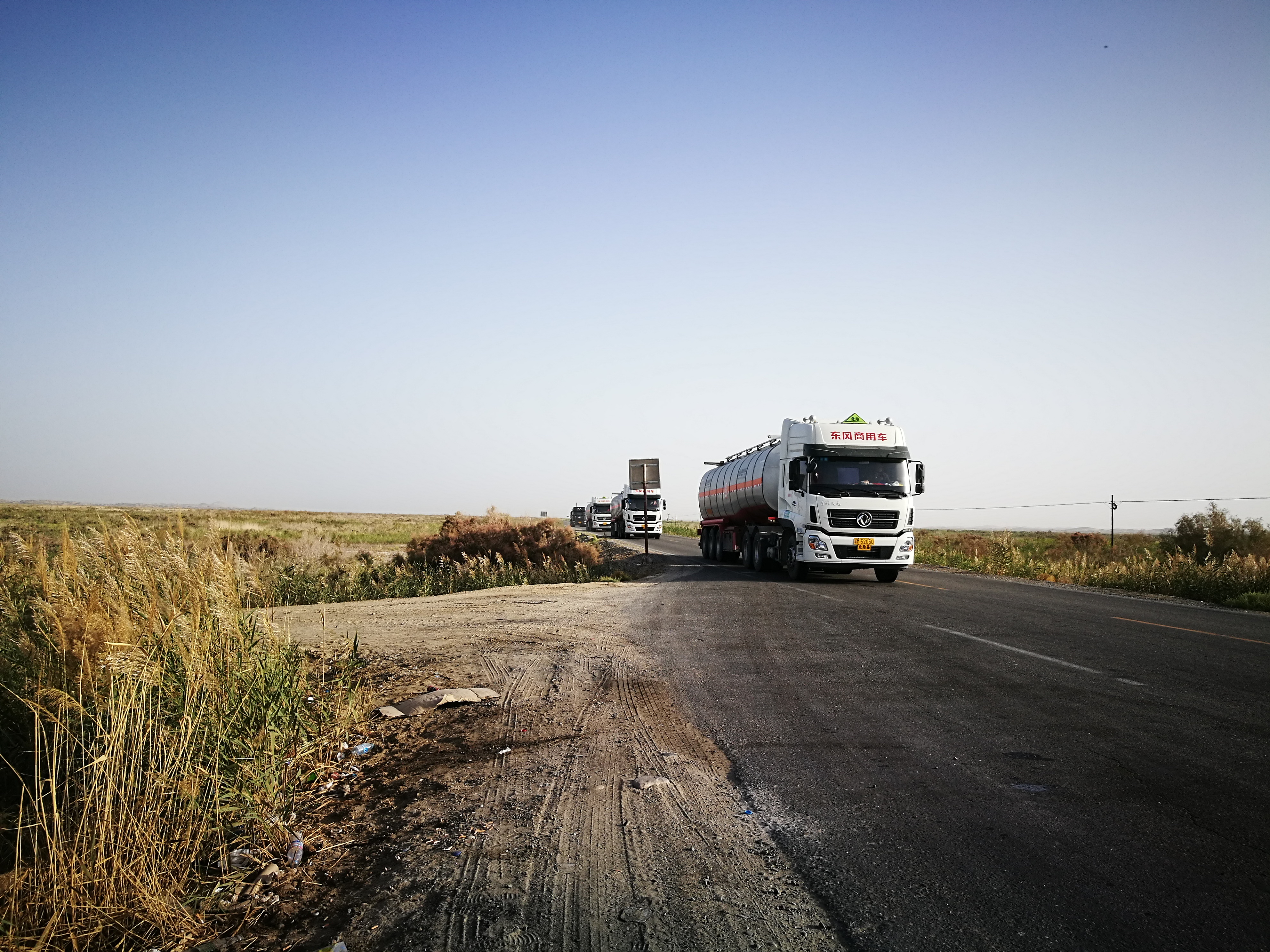 13000公里新手独驾*疆新**日记第23天——塔克拉玛干沙漠陷车自救