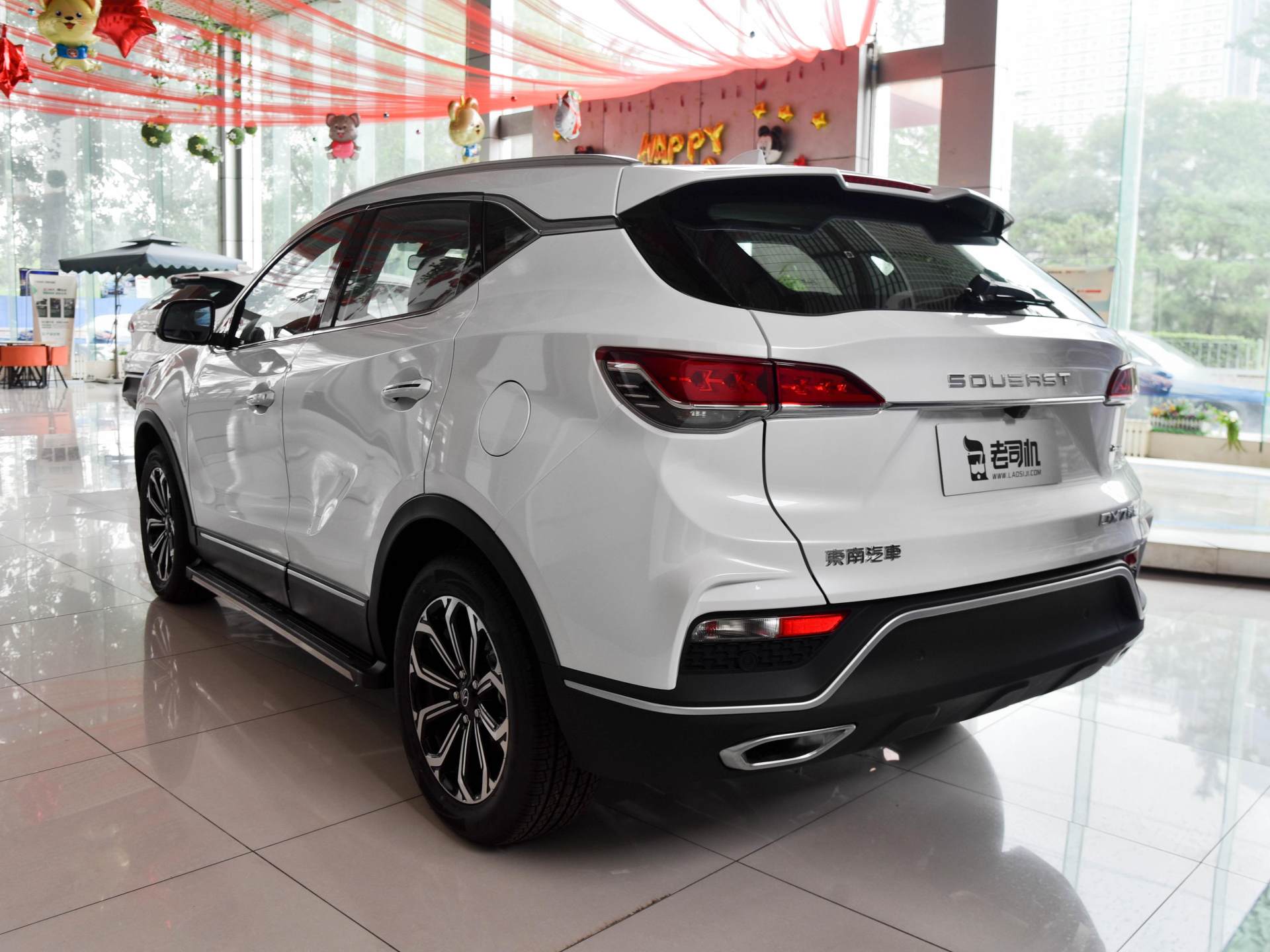 价格实惠，空间也不错，配置也比同级要高，实拍东南DX7