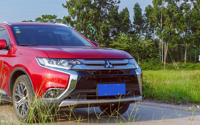 欧蓝德选2.0还是2.4油耗差别大吗,欧蓝德荣耀版配置油耗