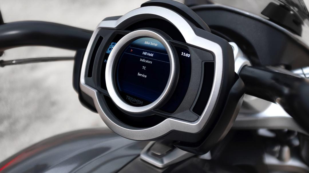 2万至3万双缸公认最好摩托车,2500cc三缸凯旋火箭