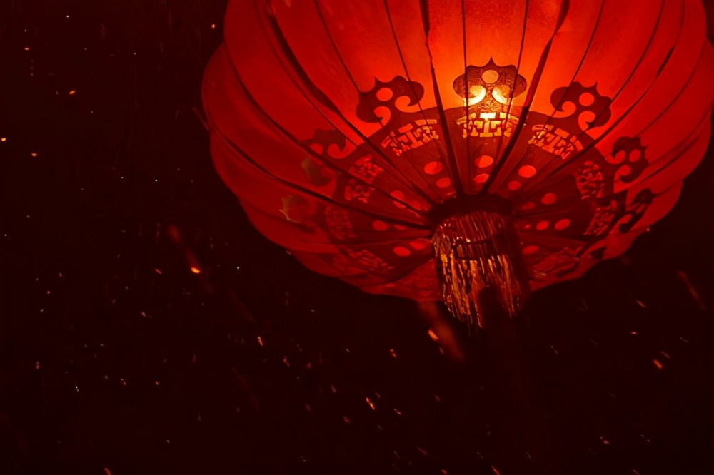 现代赞美灯笼的散文诗歌,乡土散文过年