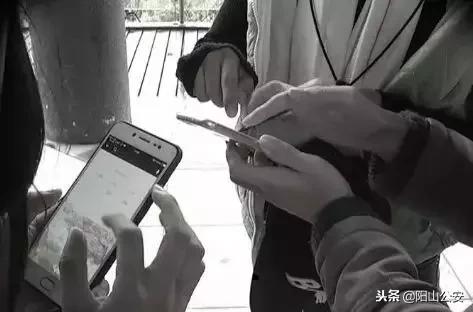 90后女人发照片给朋友,女孩发了一张照片结果被家人骂