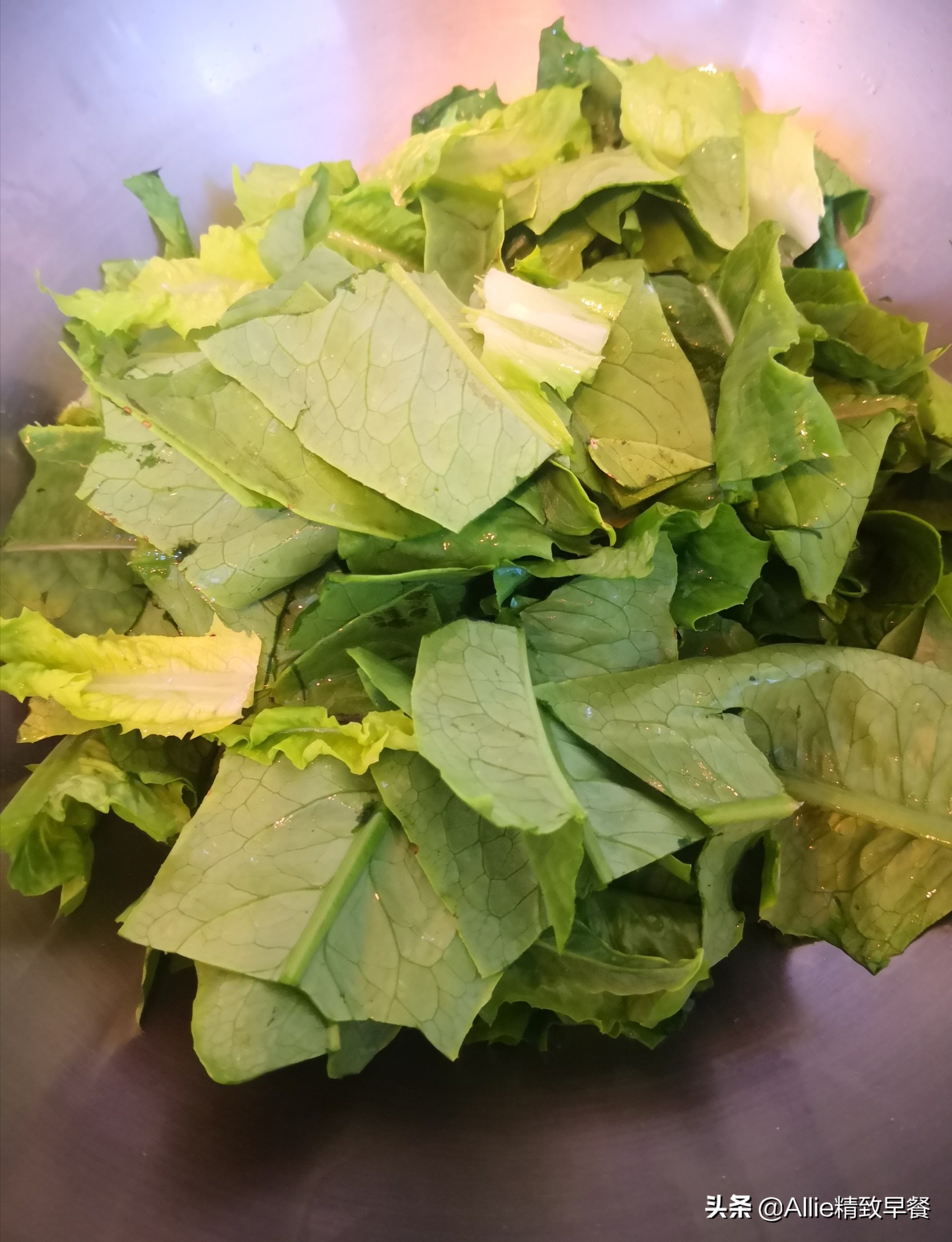 分享一道营养老母鸡汤,营养老母鸡菌汤