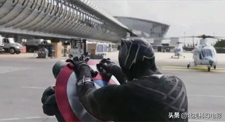 黑豹振金战衣和钢铁侠纳米盔甲,黑豹振金盔甲