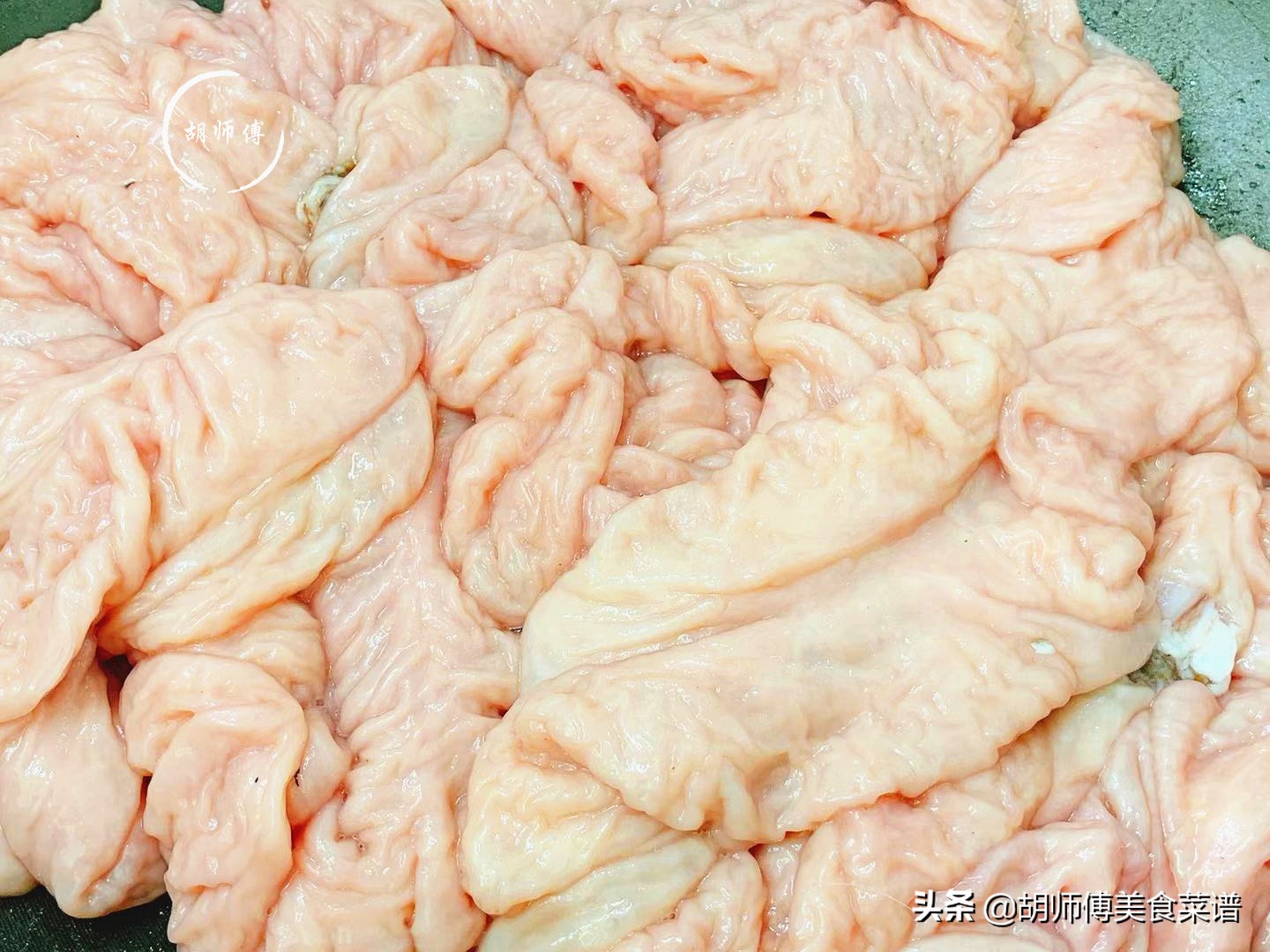 猪大肠如何洗才能干净和去异味,猪大肠怎么洗又长又臭