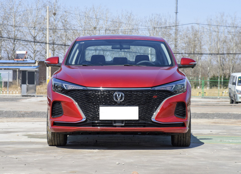 新款逸动火了！路虎工程师操刀，有4层隔音技术，大学生也买得起