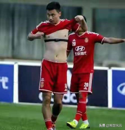 女足队员秀六块腹肌,女足腹肌实力碾压男足