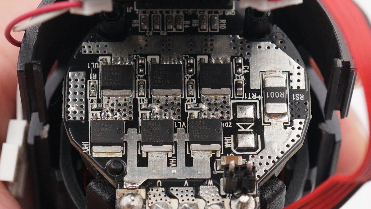 电钻拧三合一螺丝,微型手持小电钻拆解