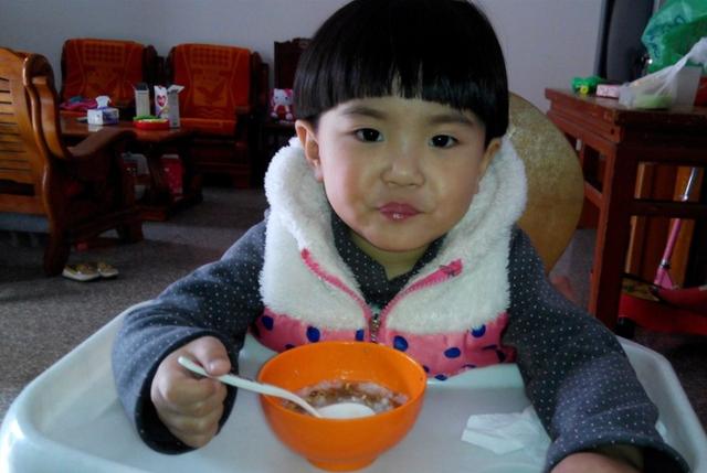 小孩锌缺了是啥症状,孩子锌元素摄入不足的表现