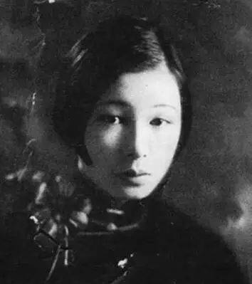 郭婉莹:优雅是唯一不会褪色的美,就算刷马桶、抓奸也要活成诗