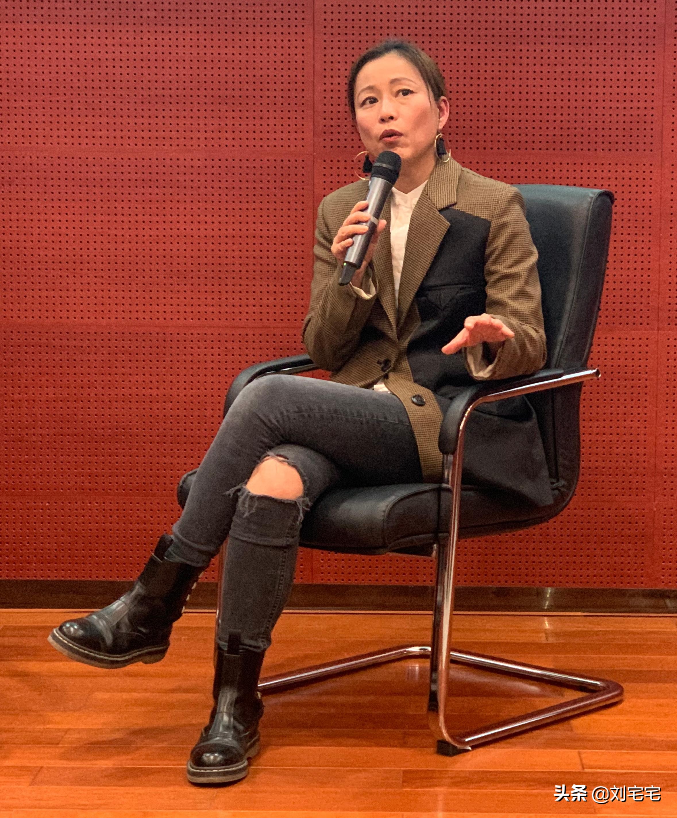 “文二代”马家辉：如何从“文坛梁朝伟”，沦为“贱嘴评论员”？