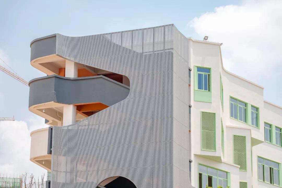 哈密尔顿麓湖幼升小,哈密尔顿麓湖小学教材