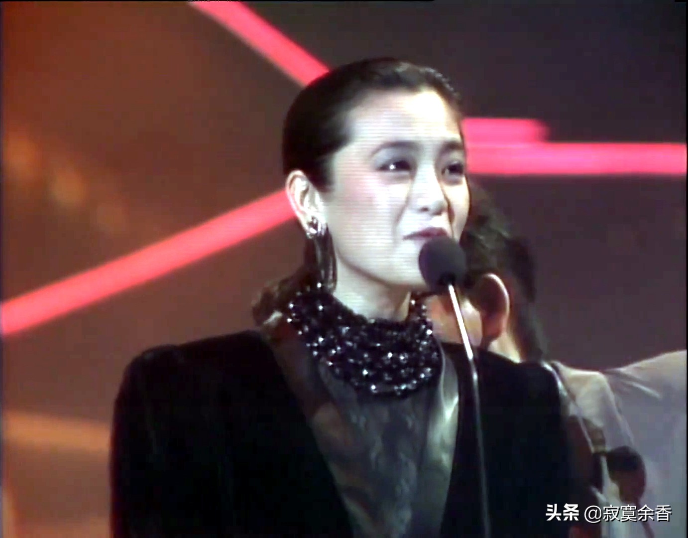 锁定85年群星劲歌荟萃,年轻时代的他们太惊艳太出彩了