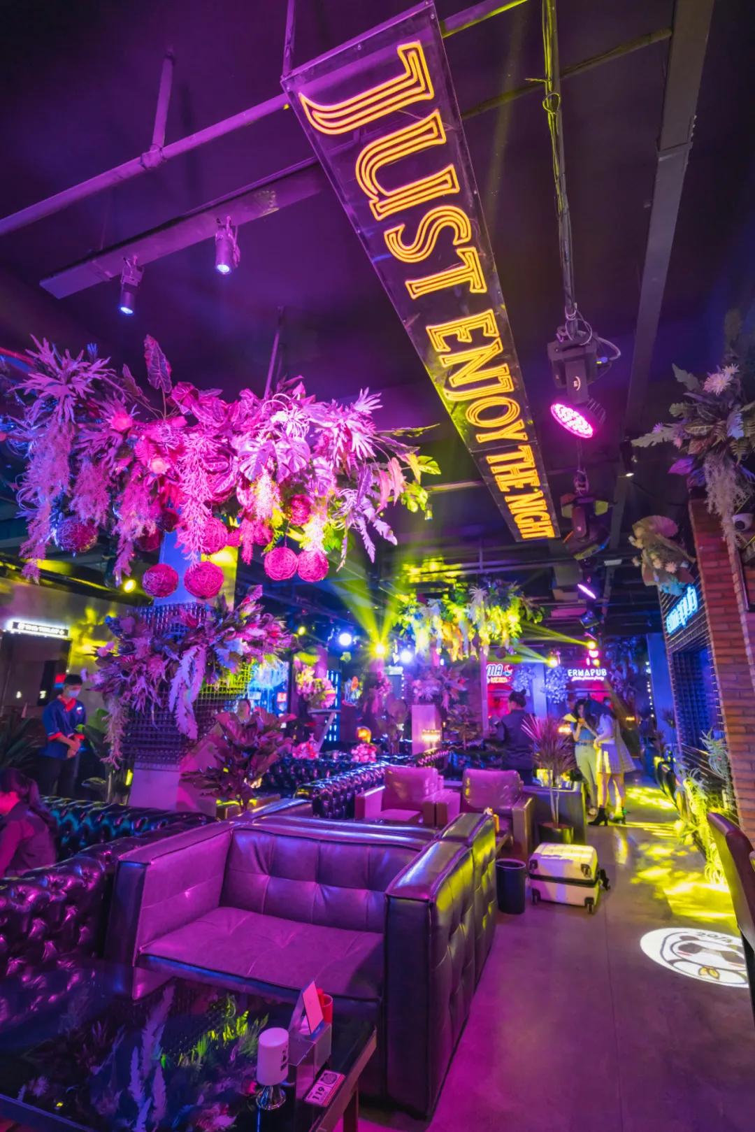 鎴愰兘灏忎紬缃戠孩閰掗,鎴愰兘缃戠孩閰掗閮戝窞