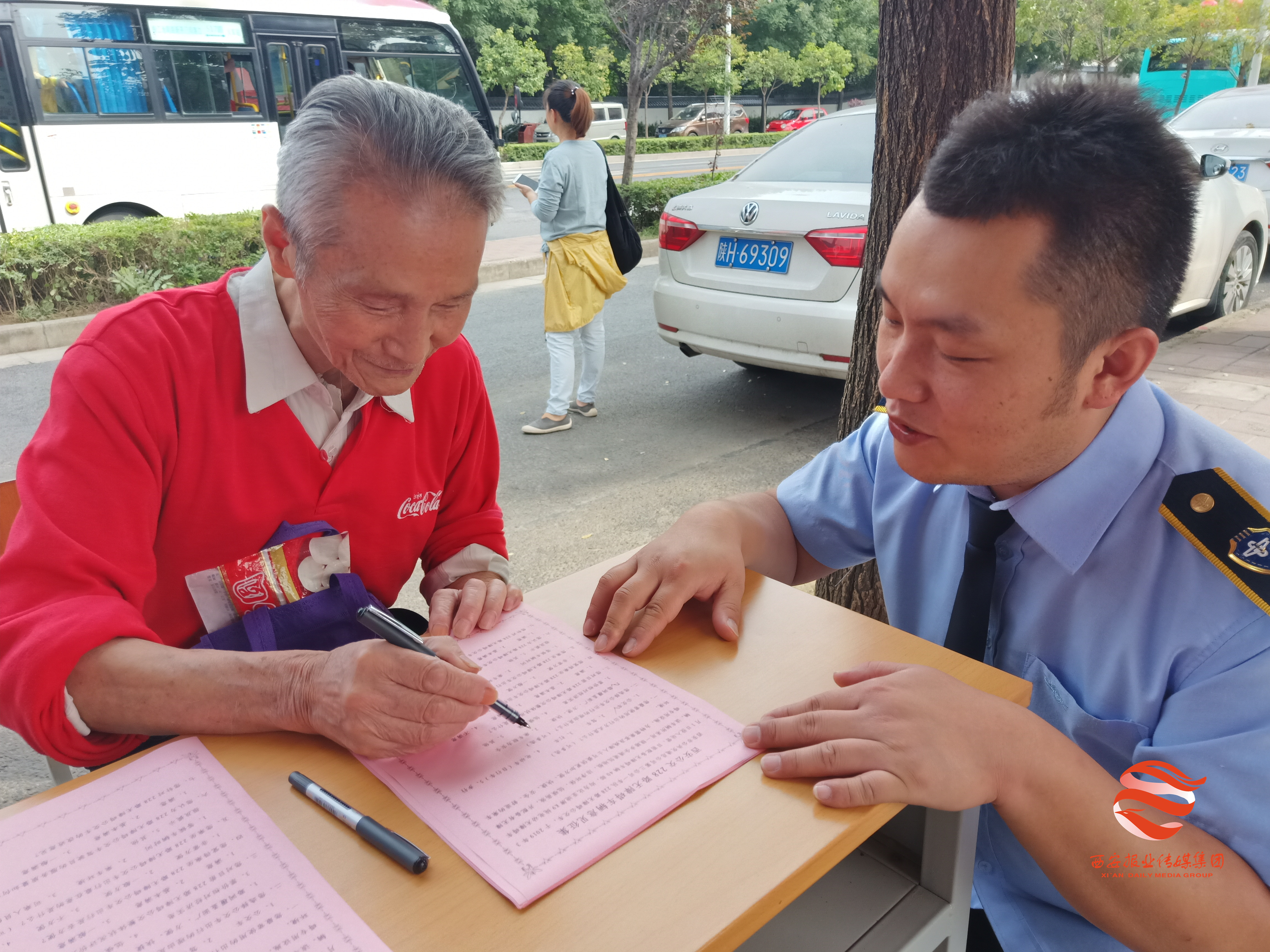 西安投入30辆无障碍公交,西安投运30辆无障碍公交