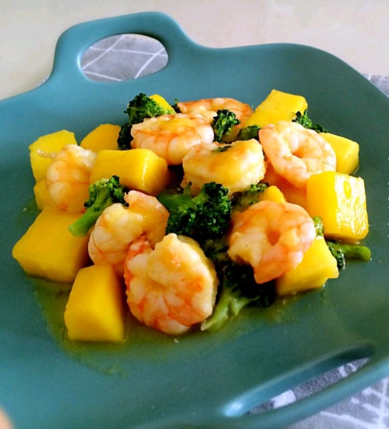 芒果炒虾仁和火龙果虾仁,芒果炒虾仁沙拉