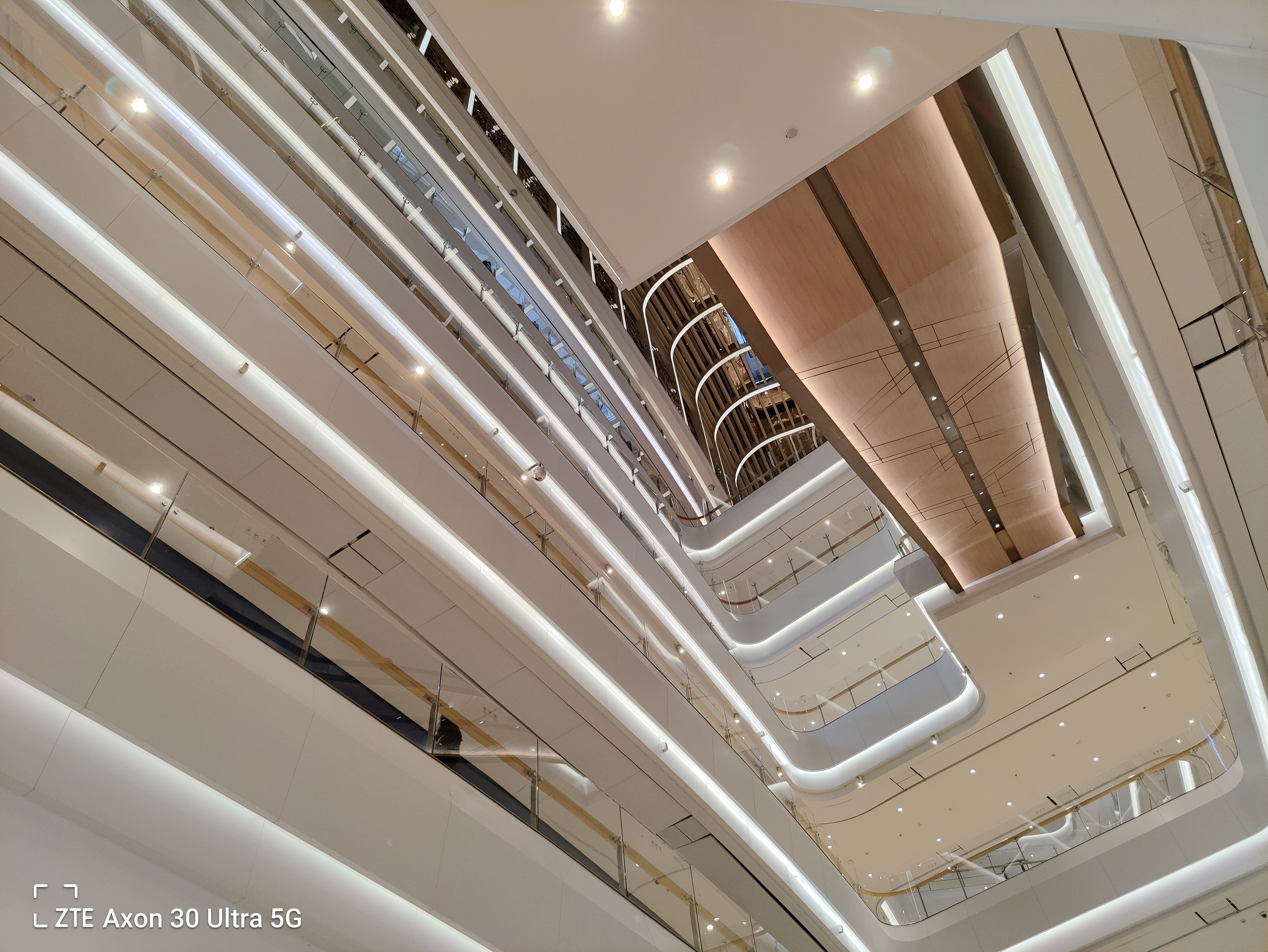 中兴axon30ultra和努比亚z30pro,中兴axon30ultra对比魅族18pro