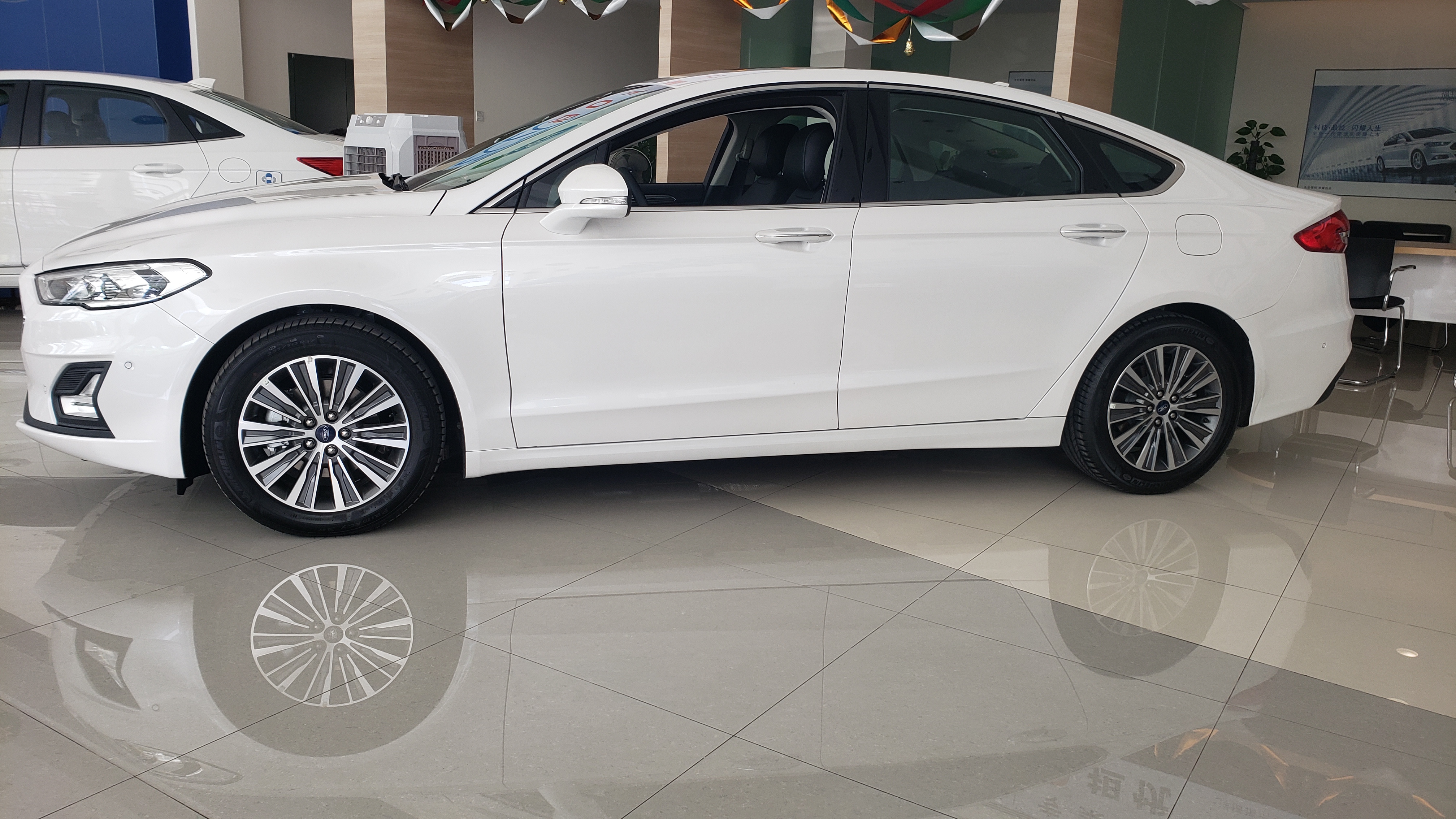 14款福特蒙迪欧二手价格,福特蒙迪欧降到15.98万起