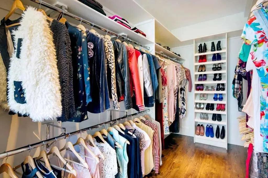 “不要男人只要房子”的她，10年后怎么样了？