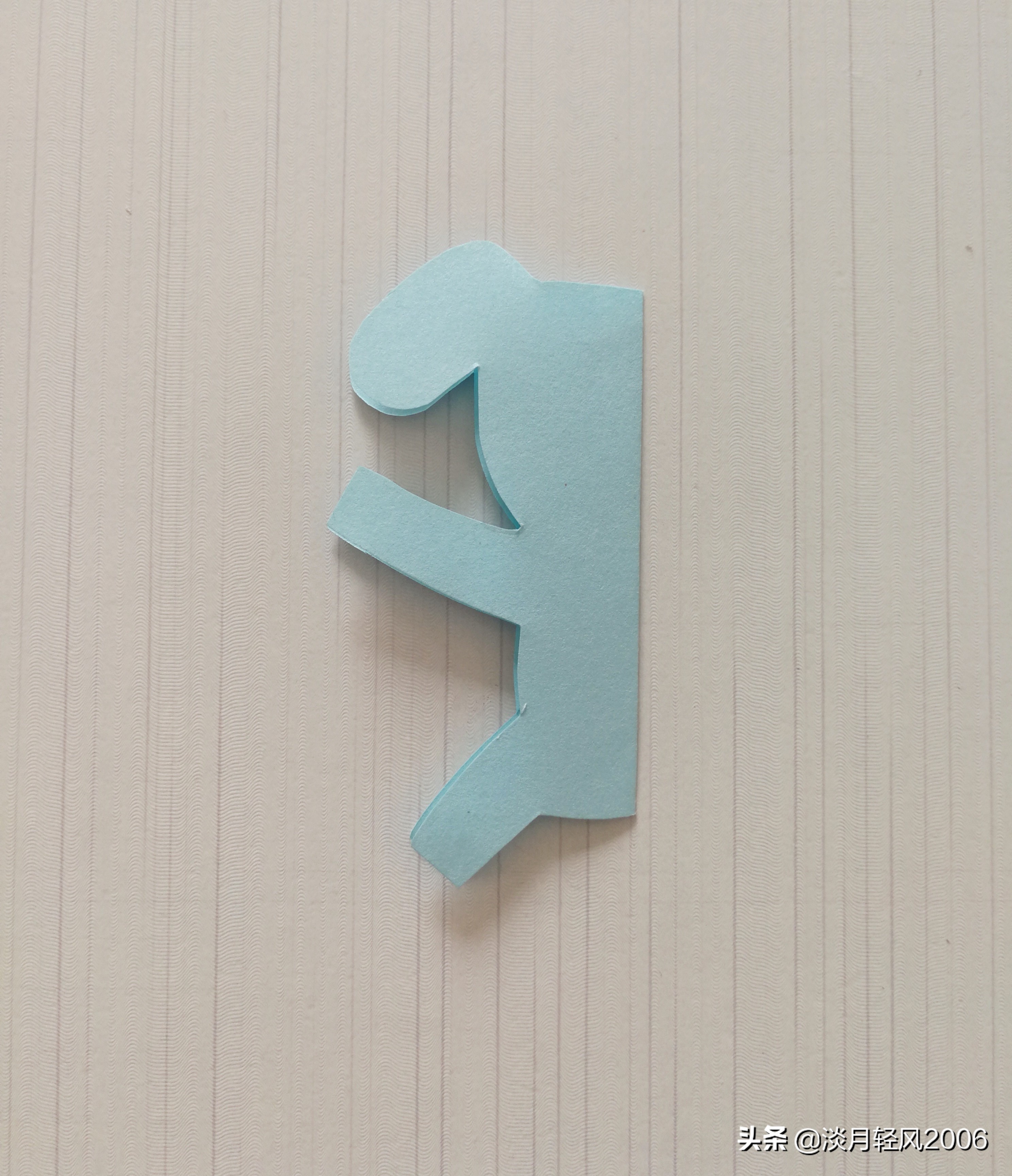 小狗头饰手工制作卡纸,用卡纸给小狗剪个房子