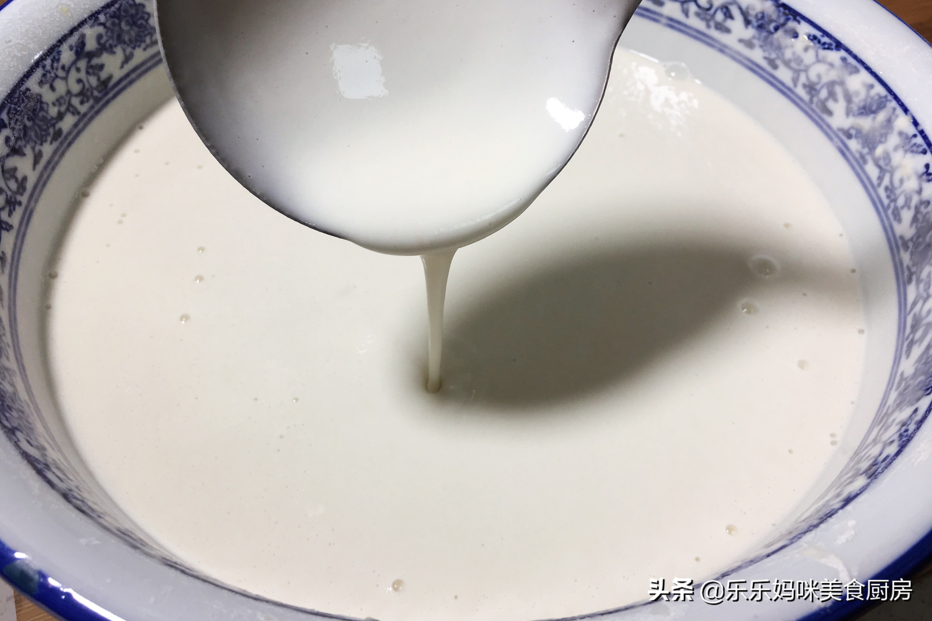 在家蒸凉皮揭不下来怎么回事,为什么自己蒸凉皮会开裂