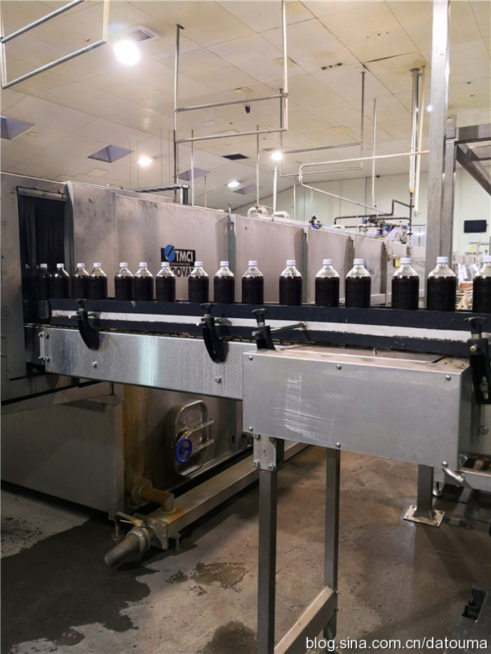 从代理品牌起家,从生产商到经销商到零售商